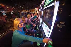 Dinosaur wild symbol triggering winning combination on Jurassic Kingdom
